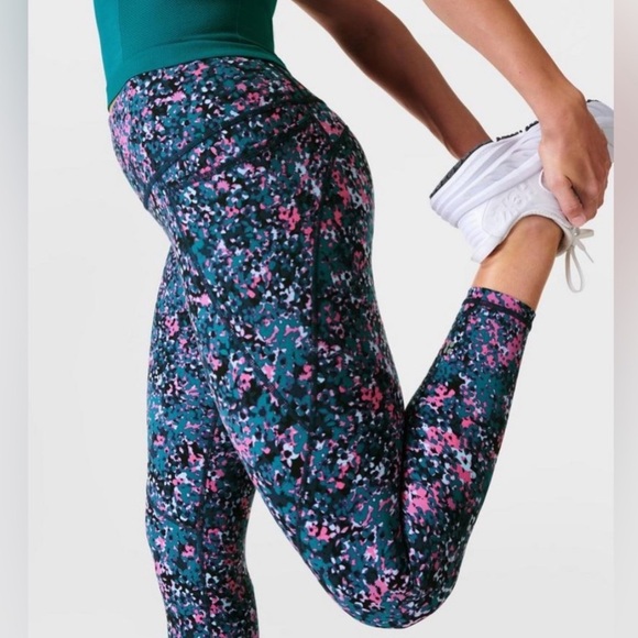 Sweaty Betty Power 7/8 Workout Leggings
Pink Scattered Petal Print Size 6 - Picture 5 of 11